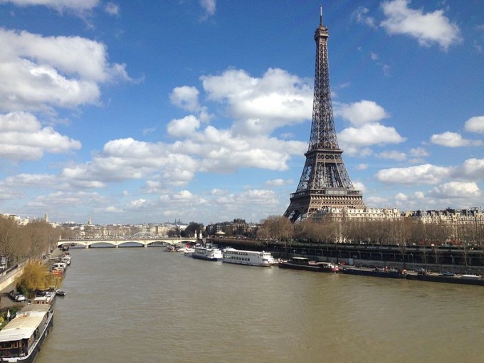 Vihje 1: Miten päästä Eiffel-tornille